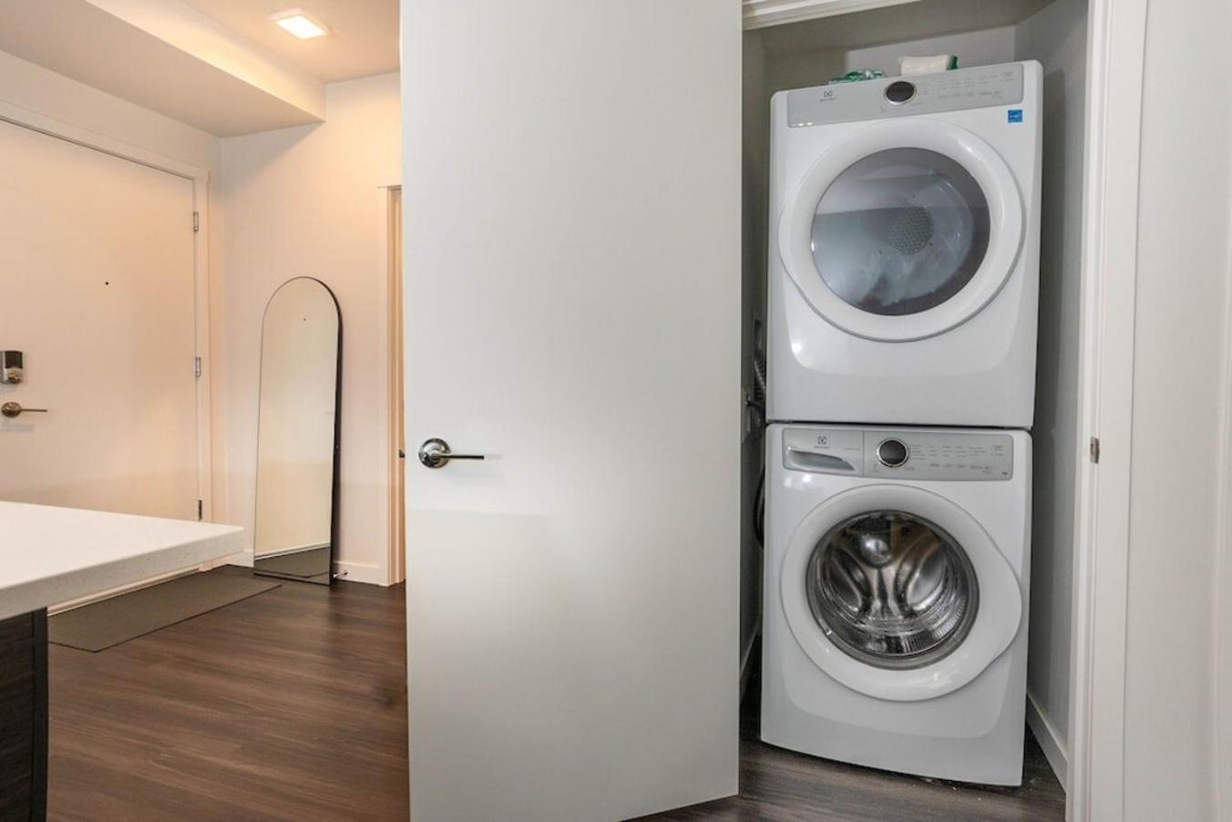 Self Check-In-Washer-Dryer-4Ksmart Tv-King Bed-Gym Apart otel Tacoma Dış mekan fotoğraf